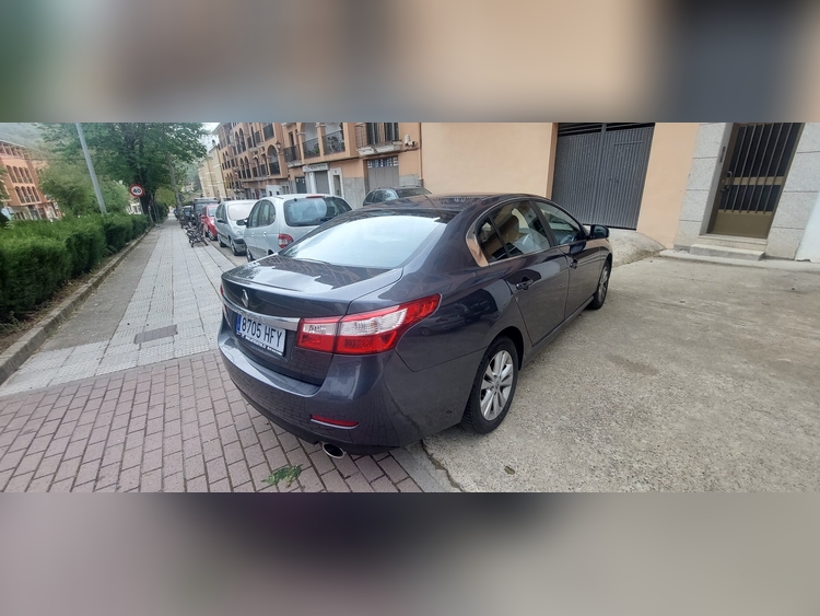 Renault Latitude 2.0 150CV foto 8